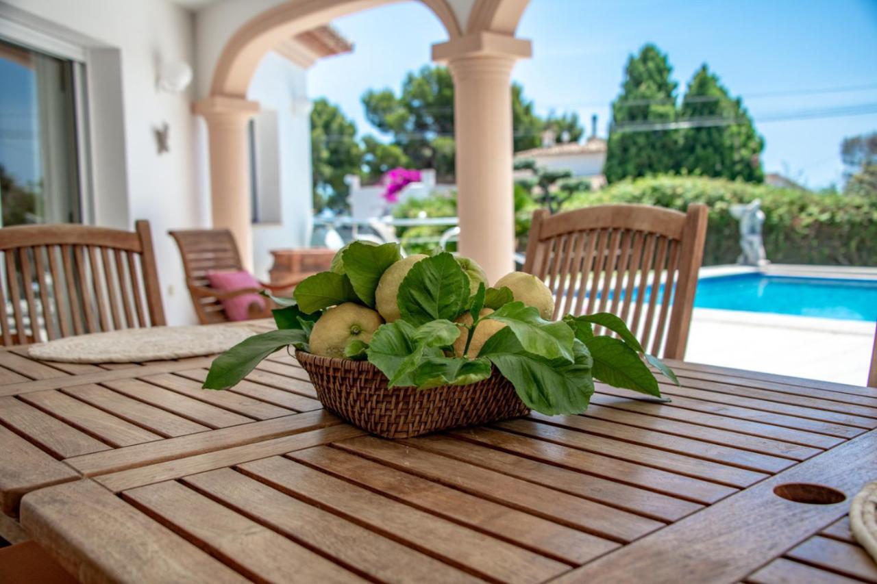 Villas Guzman - Acacias เบนิสซา ภายนอก รูปภาพ