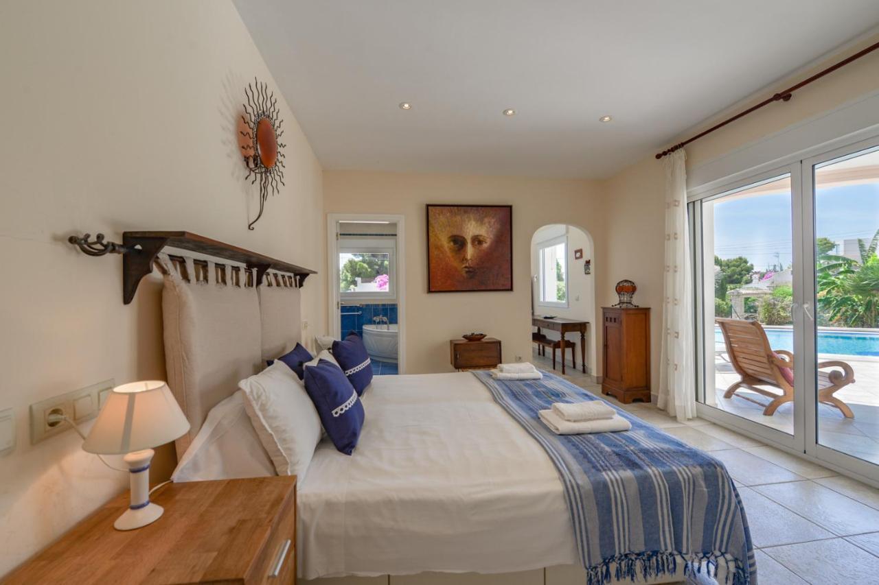 Villas Guzman - Acacias เบนิสซา ภายนอก รูปภาพ
